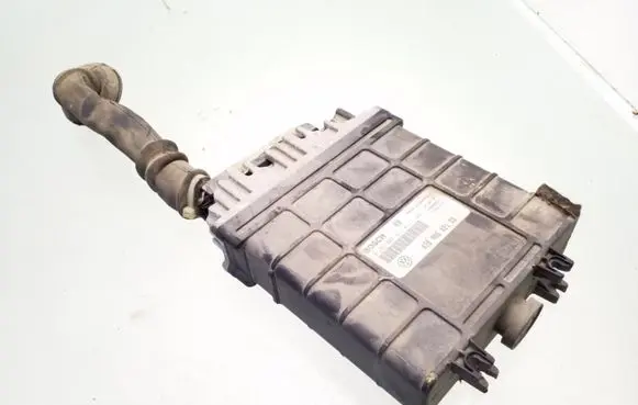 Volkswagen PASSAT B4 Engine control unit/module 028906021DD 0281001411