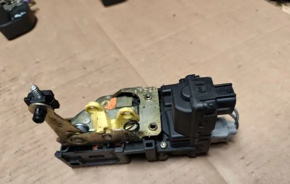 Jeep Cherokee III KJ Tailgate/trunk/boot lock/catch/latch