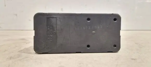Volkswagen Golf IV Central locking vacuum pump 1h0962257g