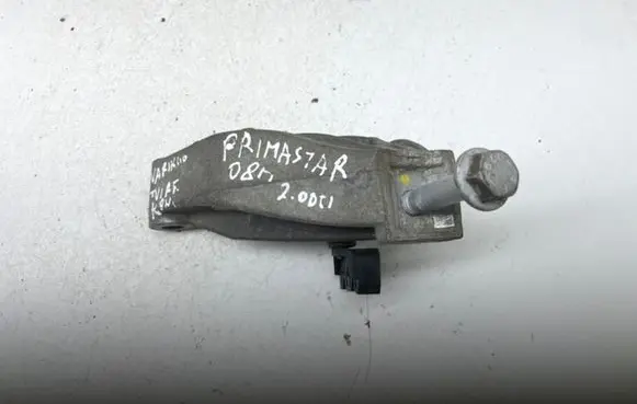 Nissan Primastar Engine mounting bracket 93853921