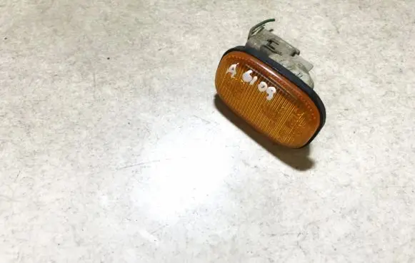 Toyota Avensis Verso Front fender indicator light 6r019461