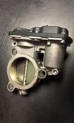 BMW 2 F22 F23 Throttle valve 7618838