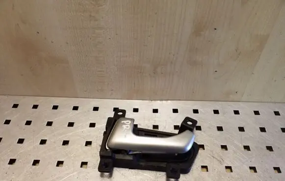 KIA Sportage Front door interior handle 826103U000