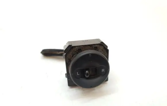 KIA Carens II Wing mirror switch