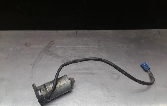 Mercedes-Benz E W210 Seat adjustment motor A2108207742