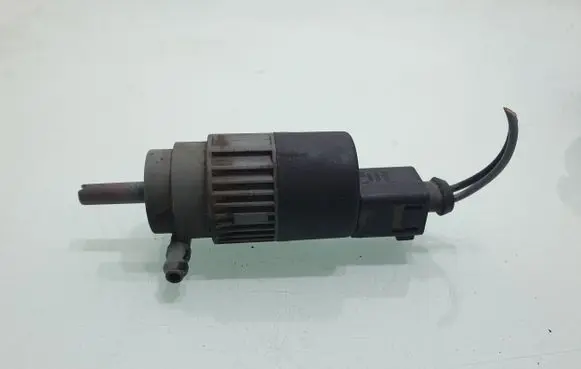 Nissan Navara D40 Windscreen/windshield washer pump 493451