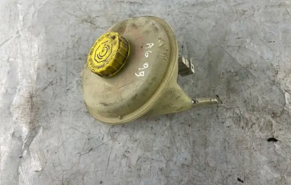 Brake fluid reservoir