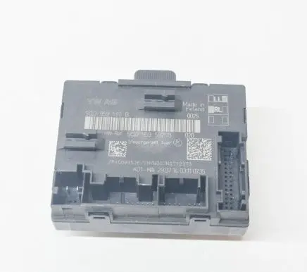 Volkswagen Golf VII Door control unit/module 5Q0959592B