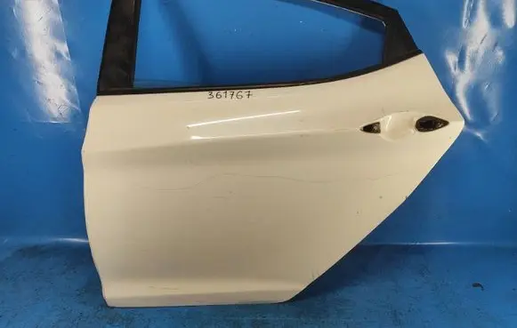 Hyundai Elantra Front door 770033X011