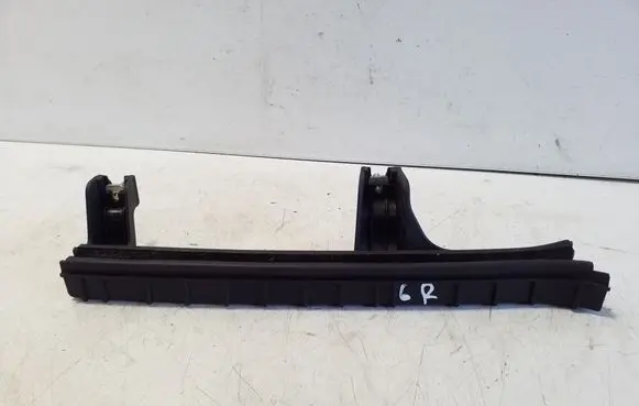 Fiat 500L Rear door windshield rail 
