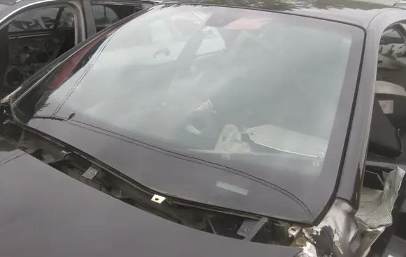 Maserati Quattroporte Front windscreen/windshield window 43R001585