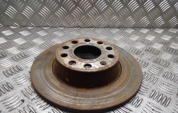 Volkswagen Touran I Rear brake disc