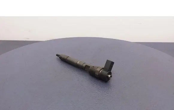 Chevrolet PT Cruiser Fuel injector A6110701387