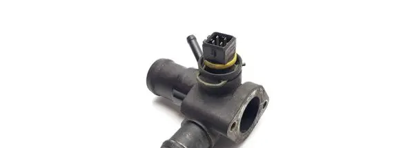 Volkswagen Golf III Engine coolant pipe/hose 028121132A