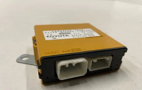 Lexus RX 330 - 350 - 400H Wing mirror control module 8943048030 615139000