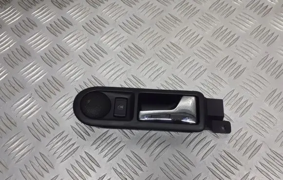 Volkswagen PASSAT B5 Rear door handle trim 1J4839114C