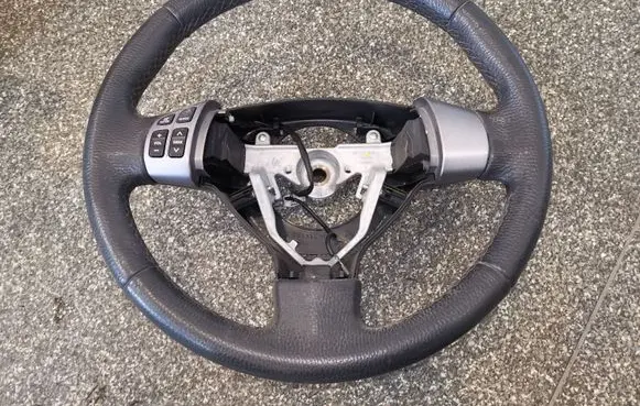 Suzuki Swift I Steering wheel