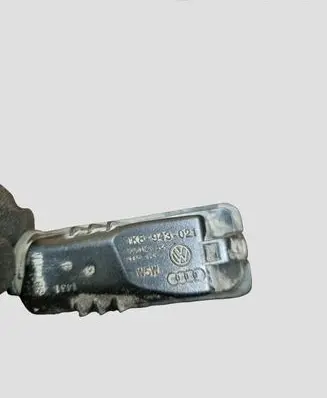 Volkswagen Golf VI Number plate light 1K8943021