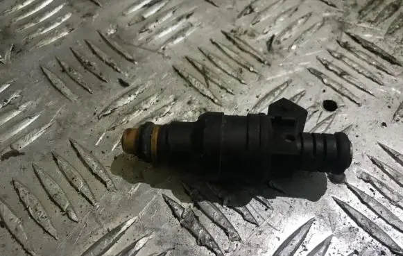 Audi A6 S6 C4 4A Fuel injector 0280150921 078133551