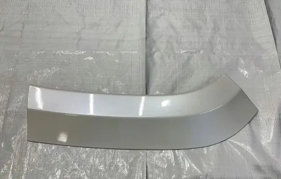 Jeep Grand Cherokee Fender trim (molding)