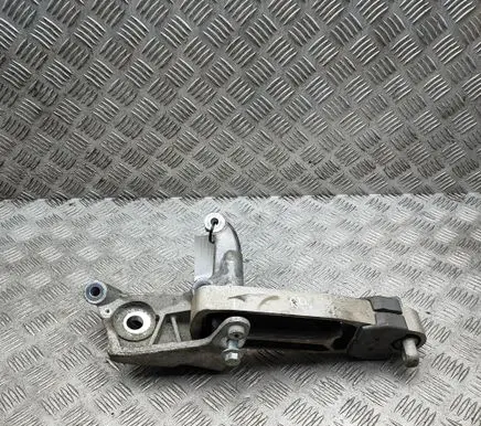 Volvo XC90 Engine mount bracket 31430470 31330590