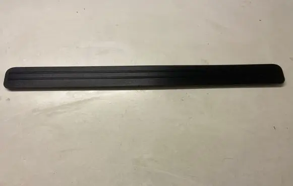 Hyundai Genesis Side skirt front trim 858752M000