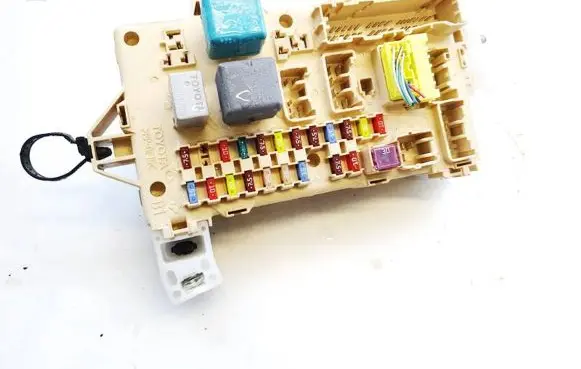 Toyota Corolla Verso AR10 Fuse box set 8922l0f010 8922l-0f010