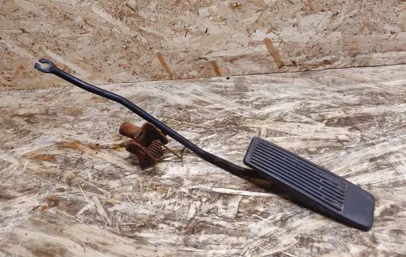 Nissan 240ZX, 280ZX, 300ZX Accelerator throttle pedal 1801630P00