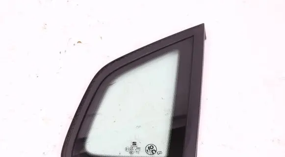 Seat Arona Rear side window