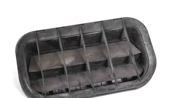 Jaguar XJ X350 Quarter panel pressure vent 