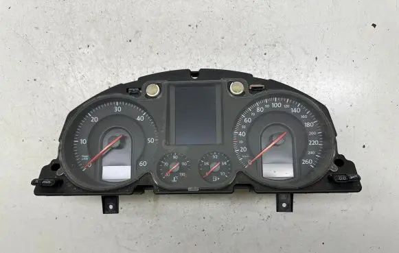 Volkswagen PASSAT B6 Speedometer (instrument cluster)