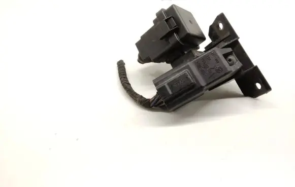Audi A4 S4 B8 8K Glow plug pre-heat relay 8W0907599