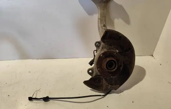 Audi A4 S4 B6 8E 8H Front wheel hub spindle knuckle 8e0407242b