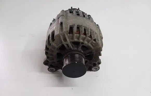 Volkswagen Golf VIII Generator/alternator 03L903023L