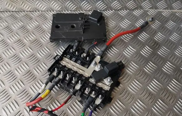 Mercedes-Benz C W205 Fuse module A2055402850 A0035421819