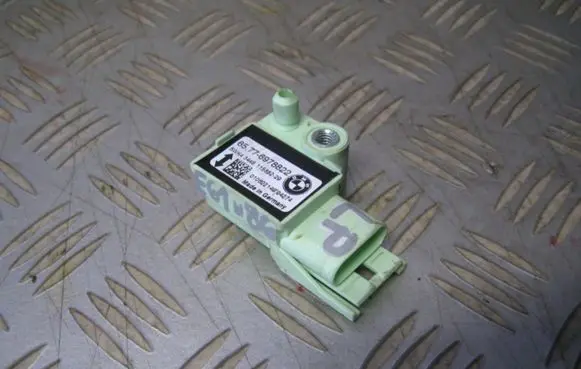 BMW 5 E60 E61 Airbag deployment crash/impact sensor 6978822