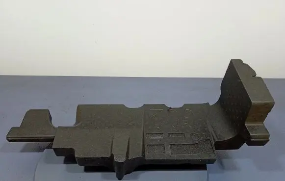 Engine bonnet/hood sound/heat insulation