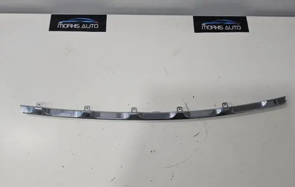 Front bumper splitter molding
