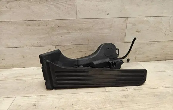 Volkswagen Touran I Accelerator throttle pedal 1T1721503H