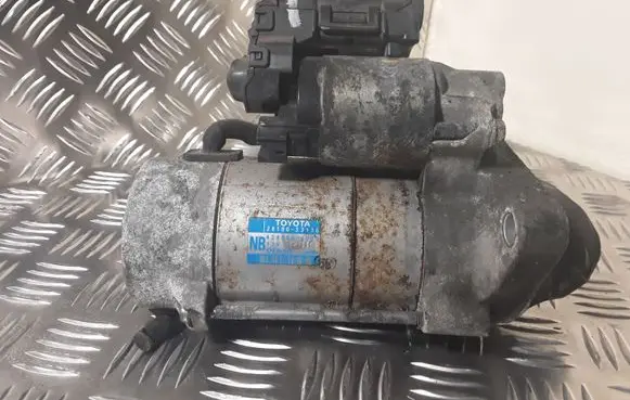 Toyota Verso-S Starter motor 2810033120