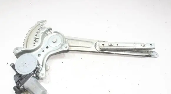 Mitsubishi Outlander Front door window regulator with motor 5713A385