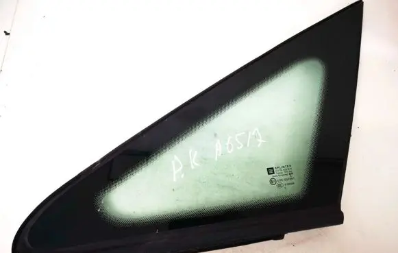 Opel Zafira B Front triangle window/glass 13123920