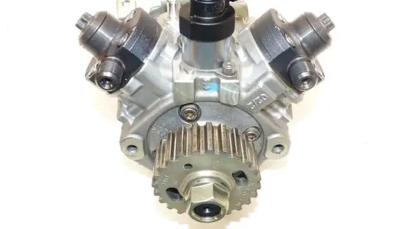 Volkswagen Amarok II Fuel injection high pressure pump 0445010875