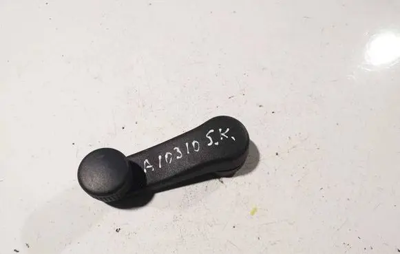 Skoda Octavia Mk2 (1Z) Front door window winding handle 