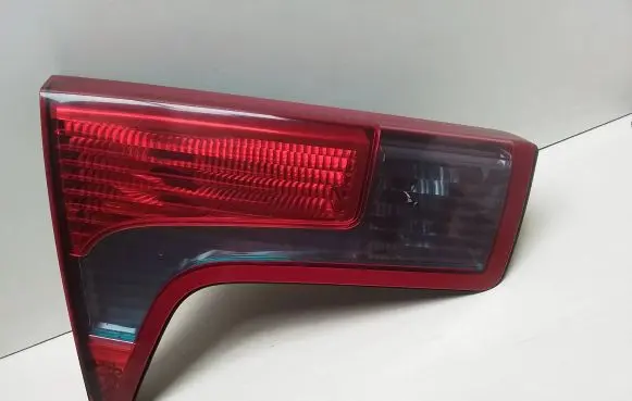Citroen C5 Tailgate rear/tail lights 89032711