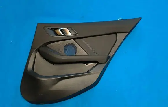 BMW 1 F40 Coupe rear side trim panel 