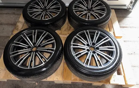 Opel Vivaro R18 alloy rim 