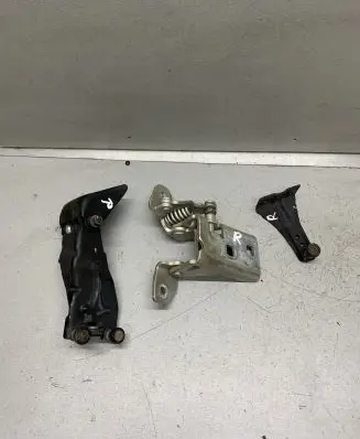 Chrysler Town u0026 Country V Sliding door upper roller guide/hinge 05020672AF 06020899