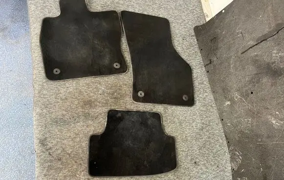 Volkswagen Golf VII Car floor mat set 5G1863011 21702A