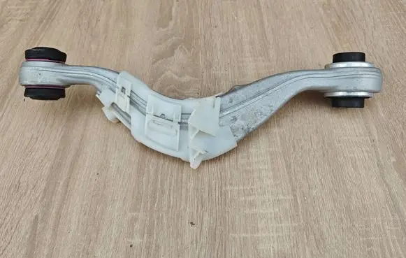 BMW 5 G30 G31 G38 Rear upper control arm/wishbone 6883339